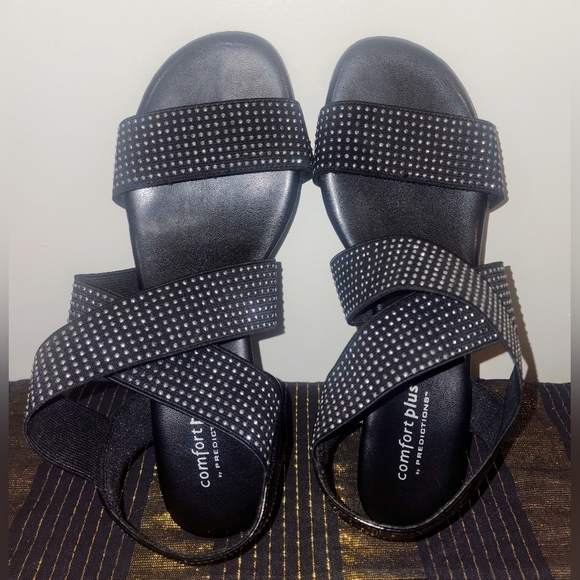 Predictions Comfort Plus Size 71/2 Strappy Silver Rinestone Studded Sandals Cute - Picture 7 of 14